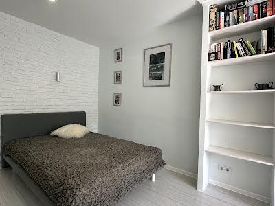 квартира за адресою Волинська вул., 10