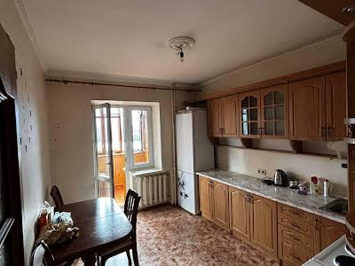 квартира за адресою Ревуцького вул., 5