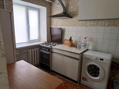 квартира за адресою Михайла Стельмаха вул., 8