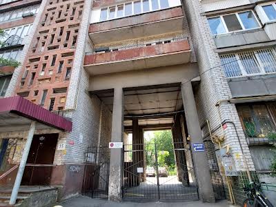 квартира за адресою Почайнинська вул., 37/40