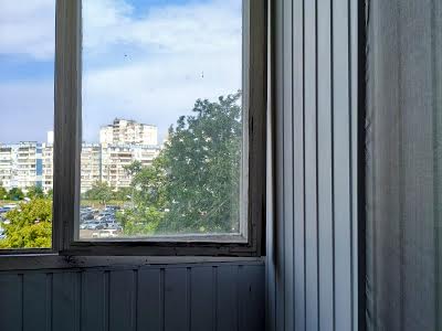 квартира за адресою Каштанова вул., 15-А