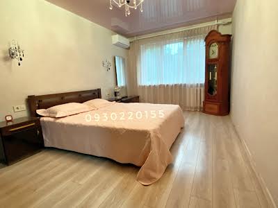 квартира за адресою Генерала Петрова вул., 76