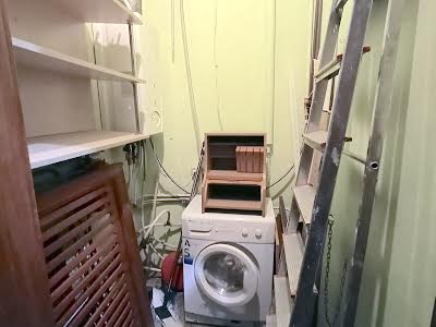комерційна за адресою Грецька вул., 25