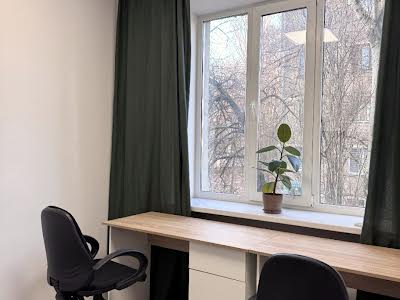 коммерческая по адресу Леси Украинки бульв., 6