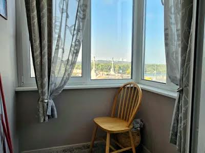 квартира за адресою Дніпровська набережна вул., 1-А