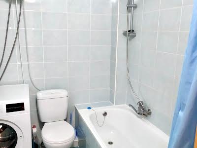 квартира за адресою Райдужний масив вул., 4