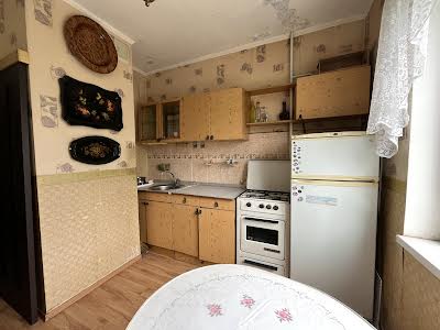 квартира за адресою Івана Авраменка вул. (Корнійчука), 16