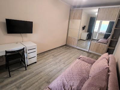 квартира за адресою Райдужна вул., 41