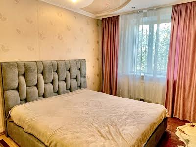 квартира за адресою Степана Бандери вул., 16