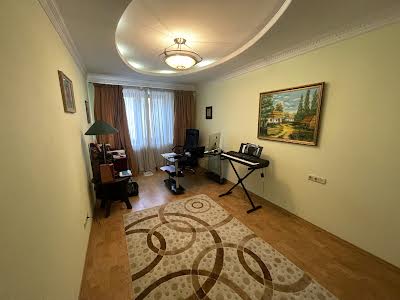 квартира за адресою Соснова вул., 5