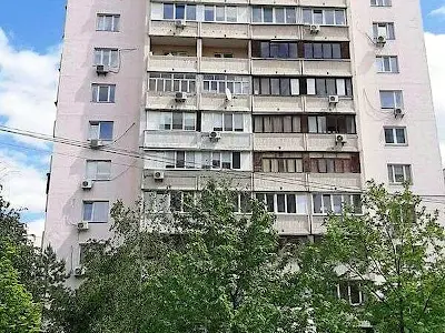 квартира за адресою Лариси Руденко вул., 21