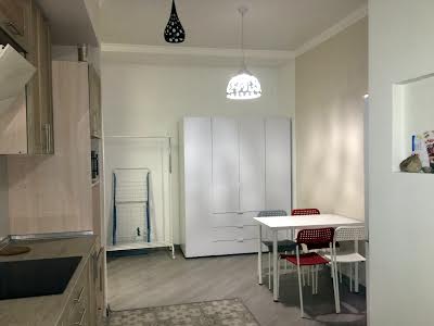 квартира по адресу Французский бульв., 77