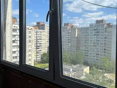 квартира по адресу Ревуцкого ул., 18а