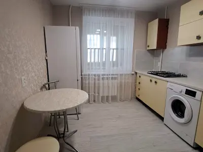 квартира за адресою вул. Озерна, 17