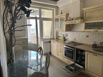 квартира за адресою Панаса Мирного вул., 17