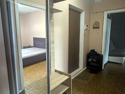 квартира за адресою Анни Ахматової вул., 43