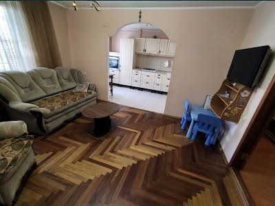 квартира за адресою Чарівна вул., 122