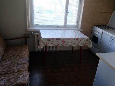 квартира за адресою Приозерна вул., 10г