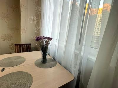квартира за адресою Перлинна вул., 3