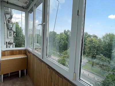 квартира за адресою Лаврська вул. (Січневого Повстання), 4