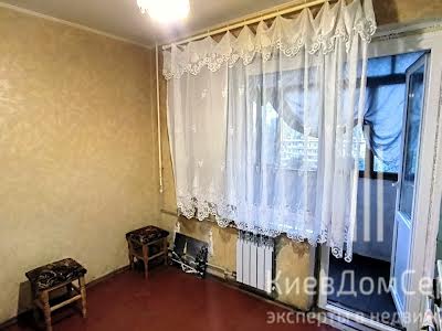 квартира за адресою Автозаводська вул., 71