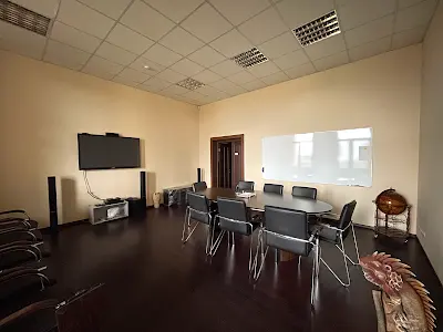 комерційна за адресою Броварська, 1а