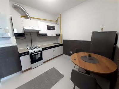 квартира за адресою Робітнича, 3