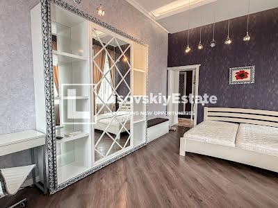 квартира по адресу Андреевский спуск, 3