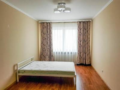 квартира за адресою Софії Русової вул., 1