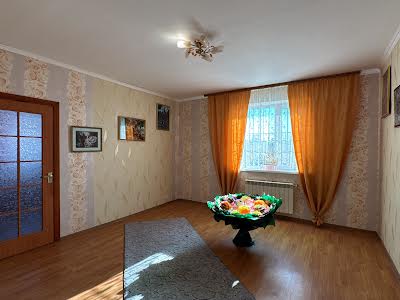 дом по адресу Перемоги, 11