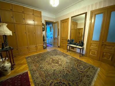 квартира за адресою Десятинна вул., 10