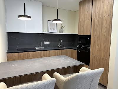 квартира за адресою Салютна вул., 2