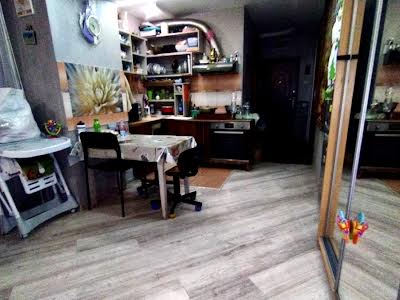 квартира за адресою Миколи Краснова вул., 1