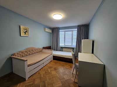 квартира за адресою Зоряний бульв., 1