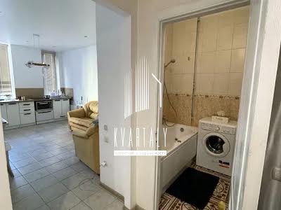 квартира за адресою Регенераторна вул., 4