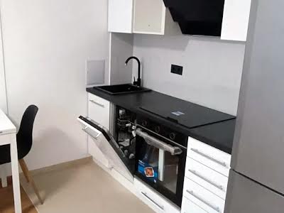 квартира за адресою Салютна вул., 2к18