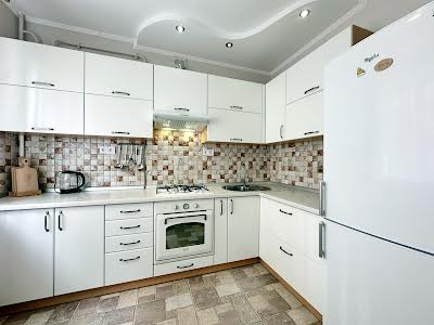 квартира за адресою Залізнична вул., 7м
