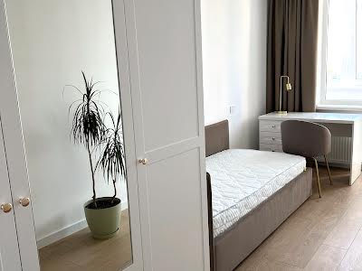 квартира за адресою Івана Крамського вул., 9