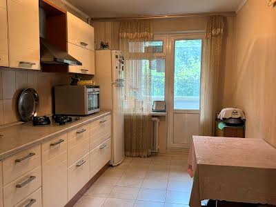 квартира за адресою Жоліо Кюрі вул., 64