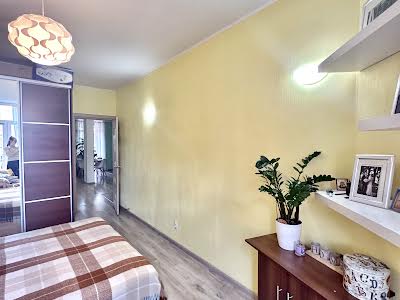 квартира за адресою Регенераторна вул., 4 к10