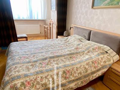 квартира по адресу Драгоманова ул., 31В