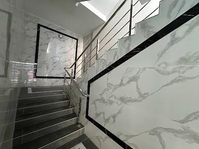 квартира за адресою Свободи вул., 1-C