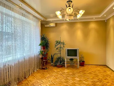 дом по адресу Владимира Моссаковского ул. (Клари Цеткін), 30а