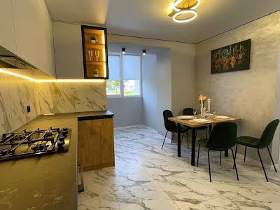 квартира за адресою Довженка вул., 24
