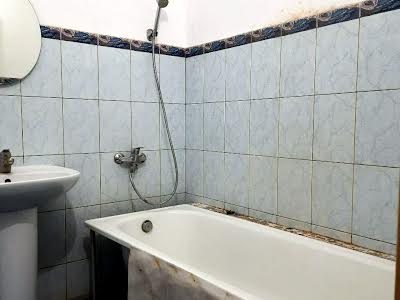 квартира за адресою Богдана Хмельницького бульв., 10