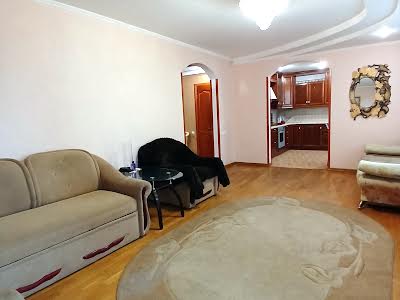квартира за адресою Анни Ахматової вул., 43
