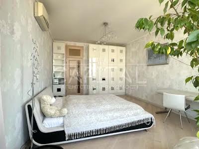 квартира за адресою Дмитрівська вул., 69