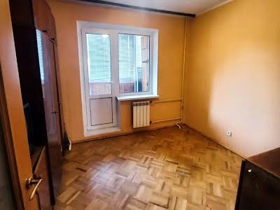 квартира за адресою Ревуцького вул., 24/4