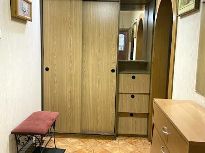 квартира по адресу Александра Мишуги ул., 1/4
