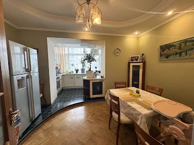 квартира за адресою Педагогічна вул., 27